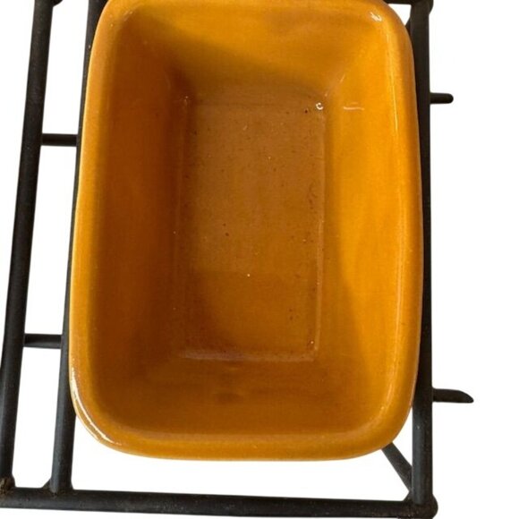 Set Of 3 Ceramic Yellow Serving Dishes With Metal Rack & Wooden Handles - Picture 4 of 8